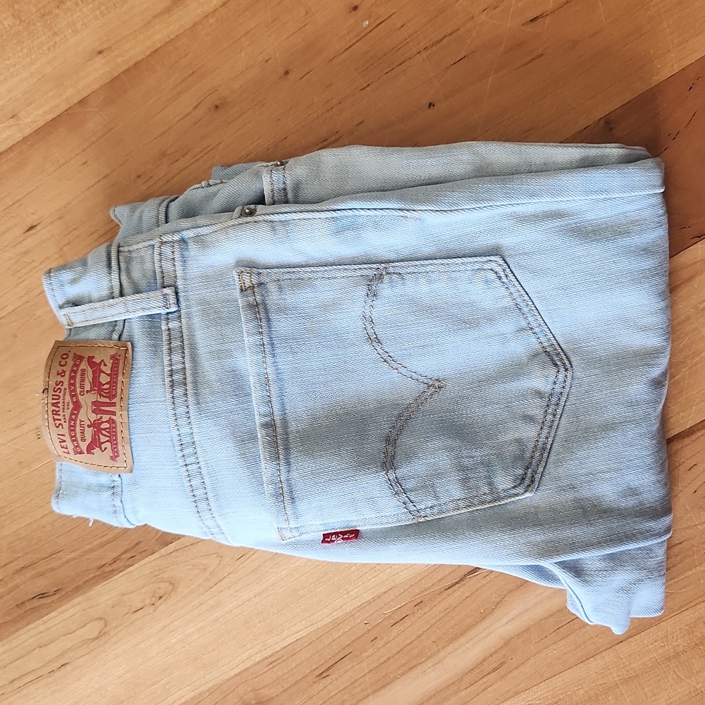 Levi Distressed 724 High Rise Straight Leg Cropped Jeans Size 25 Light Wash